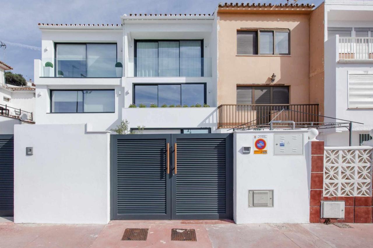 Villa Rincon Del Mar Watch Waves Roll In From The Lavenderfringed Balcony Rincón de la Victoria Exterior foto
